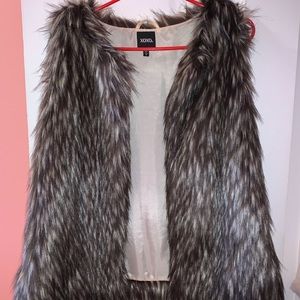 NEW faux fur vest sz M